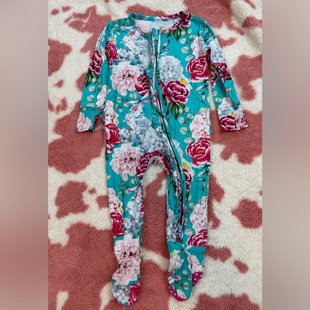 Posh Peanut Eloise Bamboo Ruffled Footie Zippered One Piece Blue Floral 12-18 M